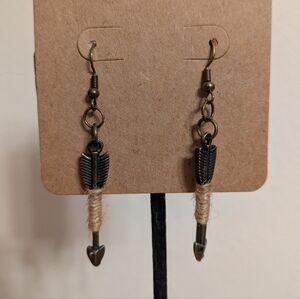 🎄BOGO FREE🎄Arrow Dangle Earrings in Bronze With Twine